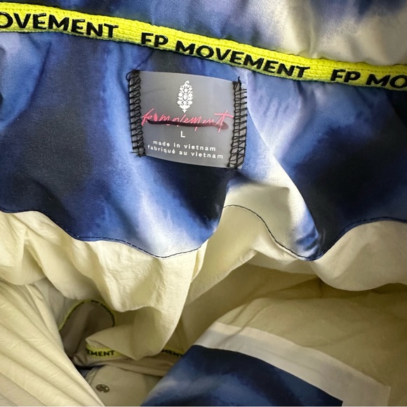 Free People Movement/ Free People Bunny Slope Printed Puffer Blue size L & M - Picture 9 of 10